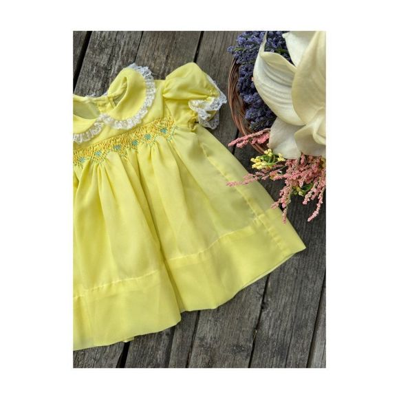 Vintage | 50s Yellow Party Dress Smocked Peter Pan Collar Puff Sleeve Lace Trim - Picture 4 of 8